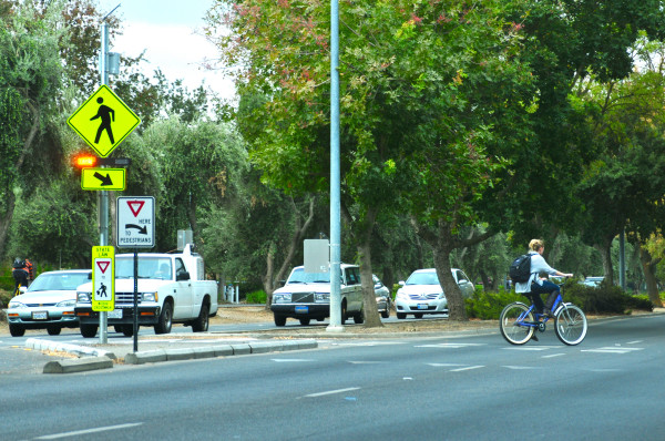 A RRFB in Davis California. Photo by Lara Justine